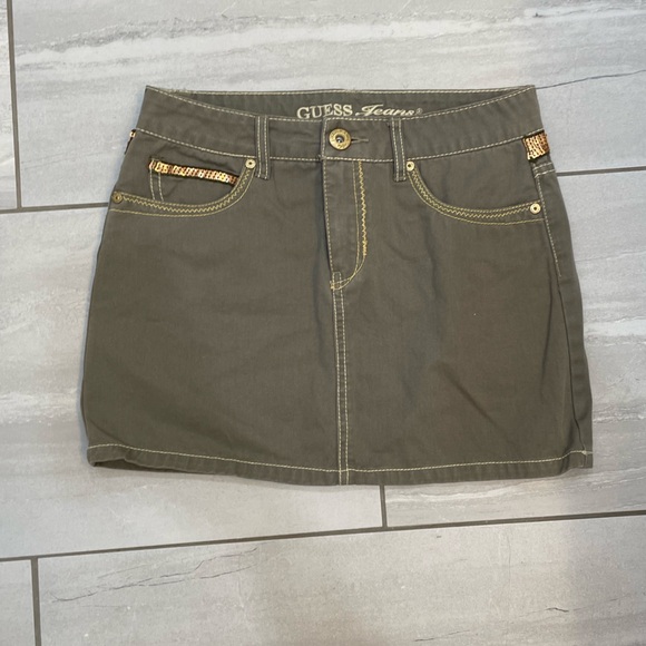 Green GUESS Mini Skirt - Picture 1 of 5